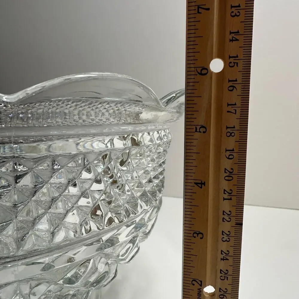 Vintage Serving Chip Bowl in Wexford Pattern by Anchor Hocking 10